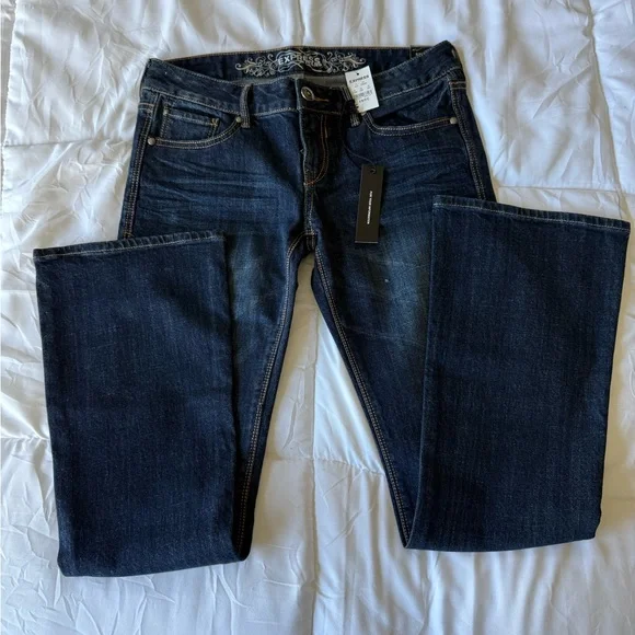 Express Stella Bootcut Regular Low Rise Jeans - Picture 3 of 4